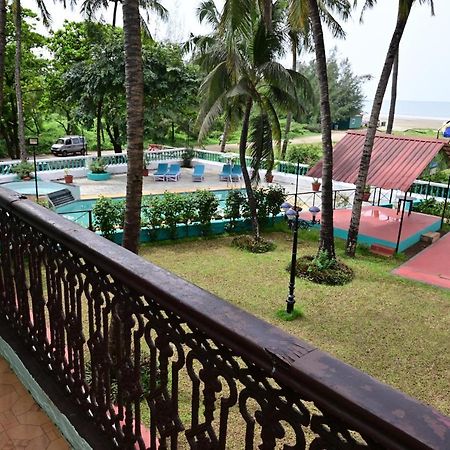 Swimsea Beach Resort, A Beach Property Панаджи Екстериор снимка