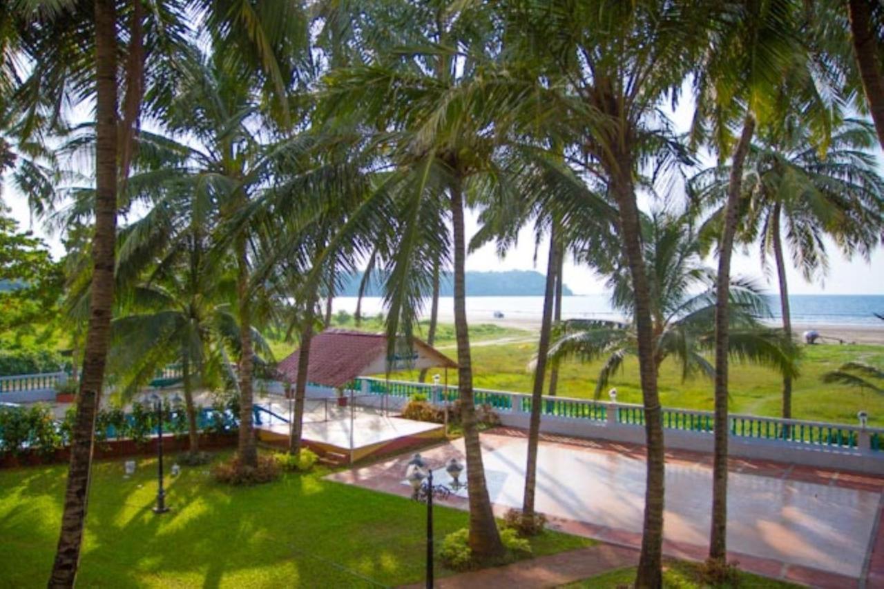Swimsea Beach Resort, A Beach Property Панаджи Екстериор снимка