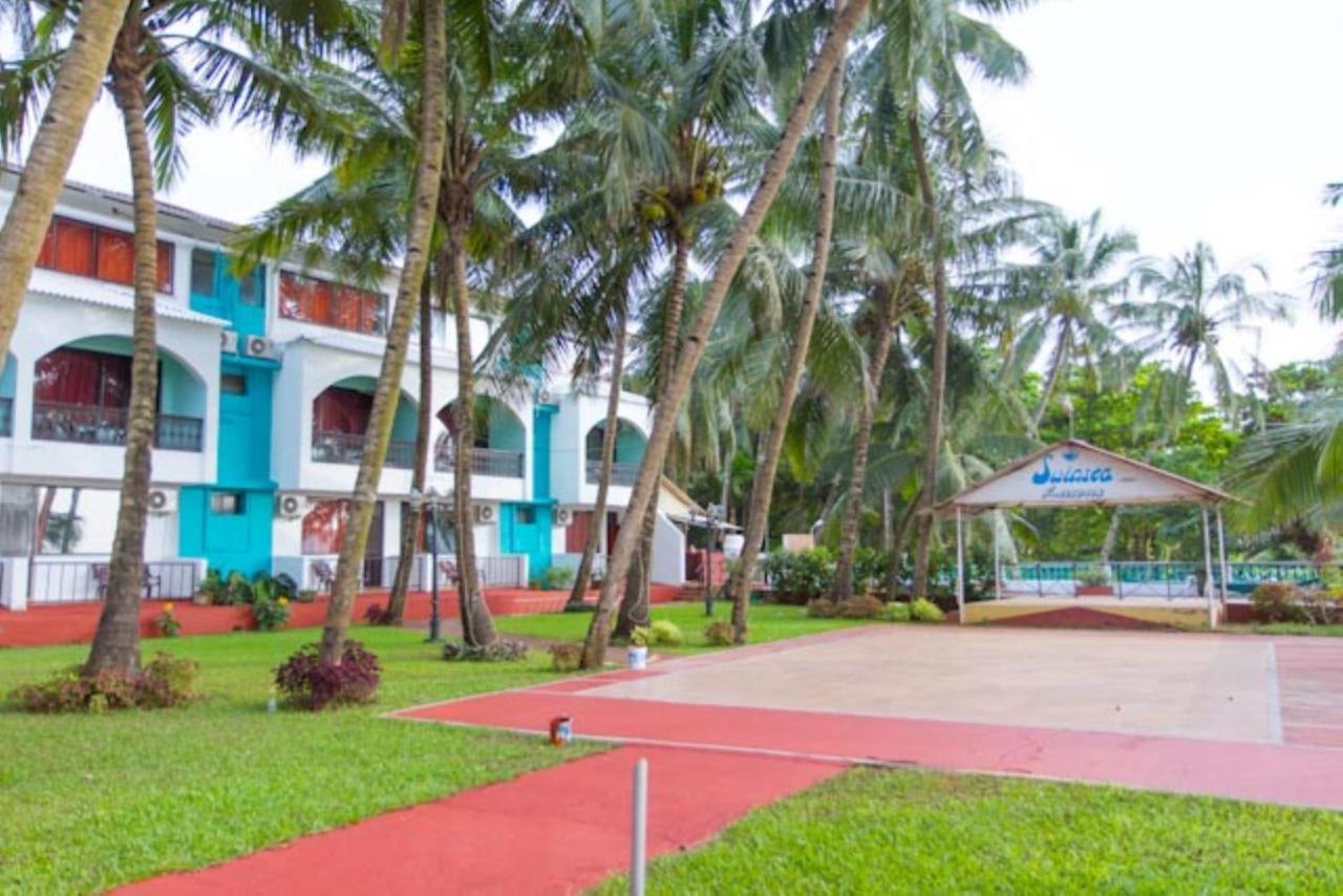 Swimsea Beach Resort, A Beach Property Панаджи Екстериор снимка