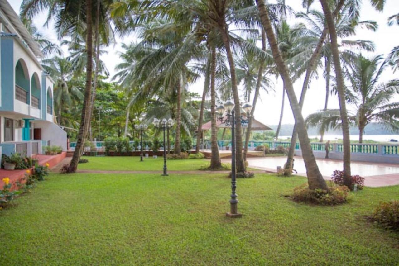 Swimsea Beach Resort, A Beach Property Панаджи Екстериор снимка